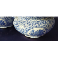 Blauw witte plantenpotten, gemerkt